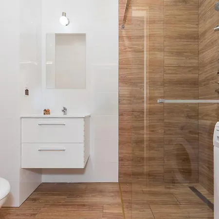 Pod Lipami - By Jantar